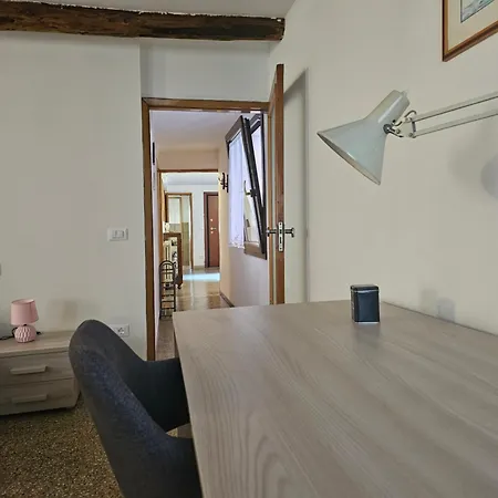 Ca' De Grandis Apartment
